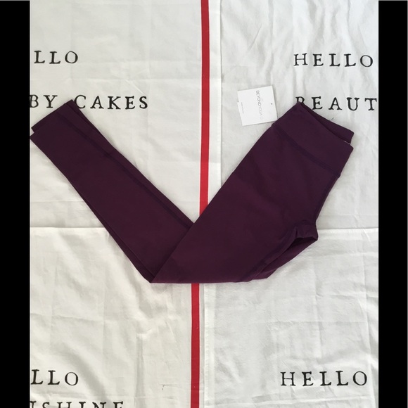 Beyond Yoga Essential Leggings Plum XS NWT - Picture 1 of 2